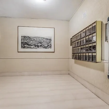 Vatican Chic House Ii