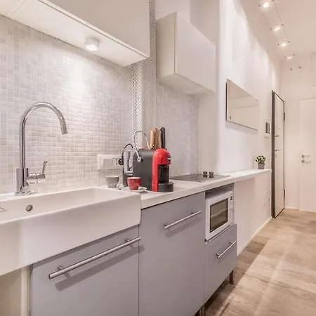 Vatican Chic House Ii